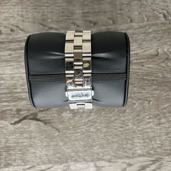 MARC BY MARC JACOBS Henry Skeleton Silver Dial Stainless Steel Ladies Watch - Picture 5 of 10